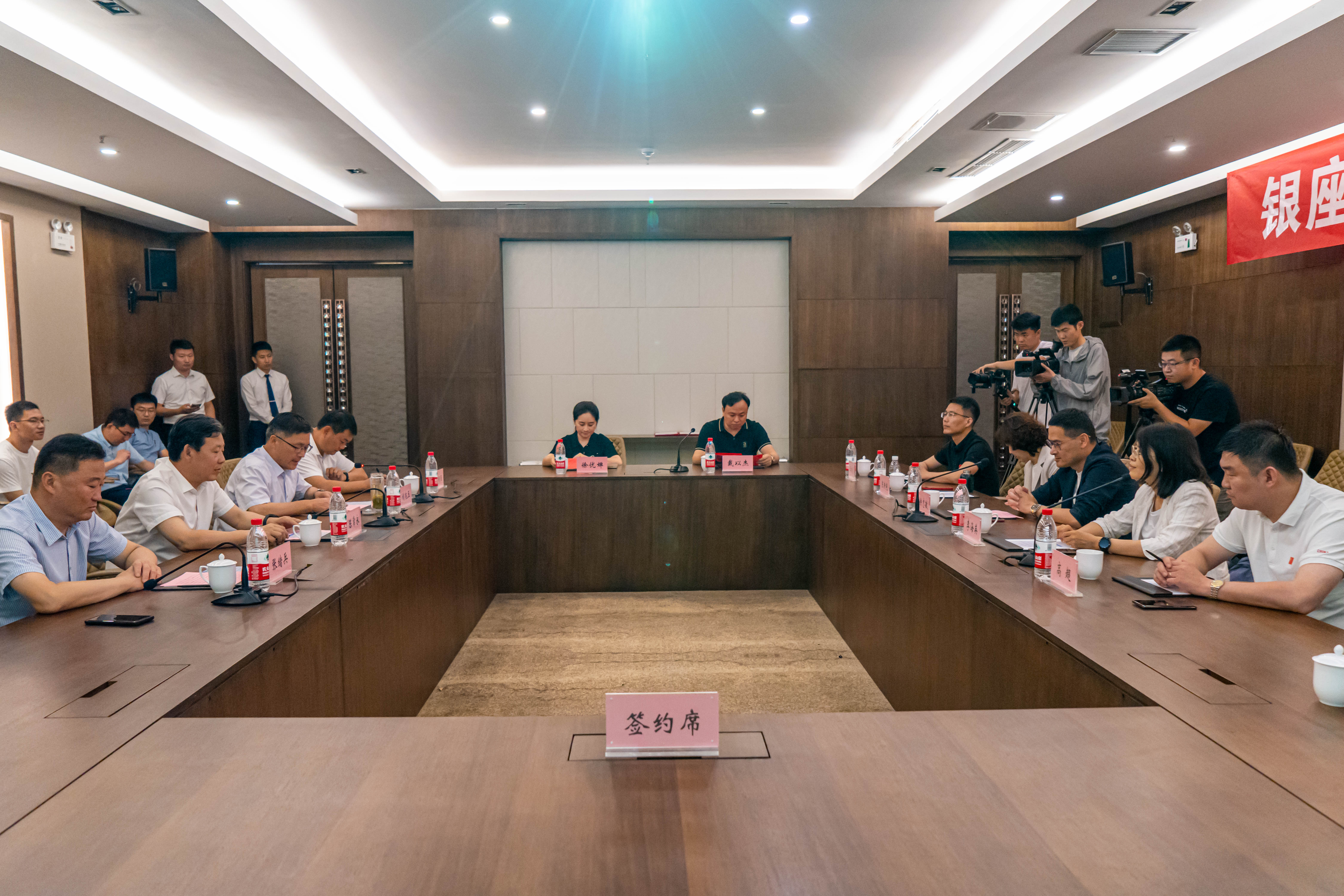 6486e7a2b0425.jpg 6486e7a2b0425.jpg